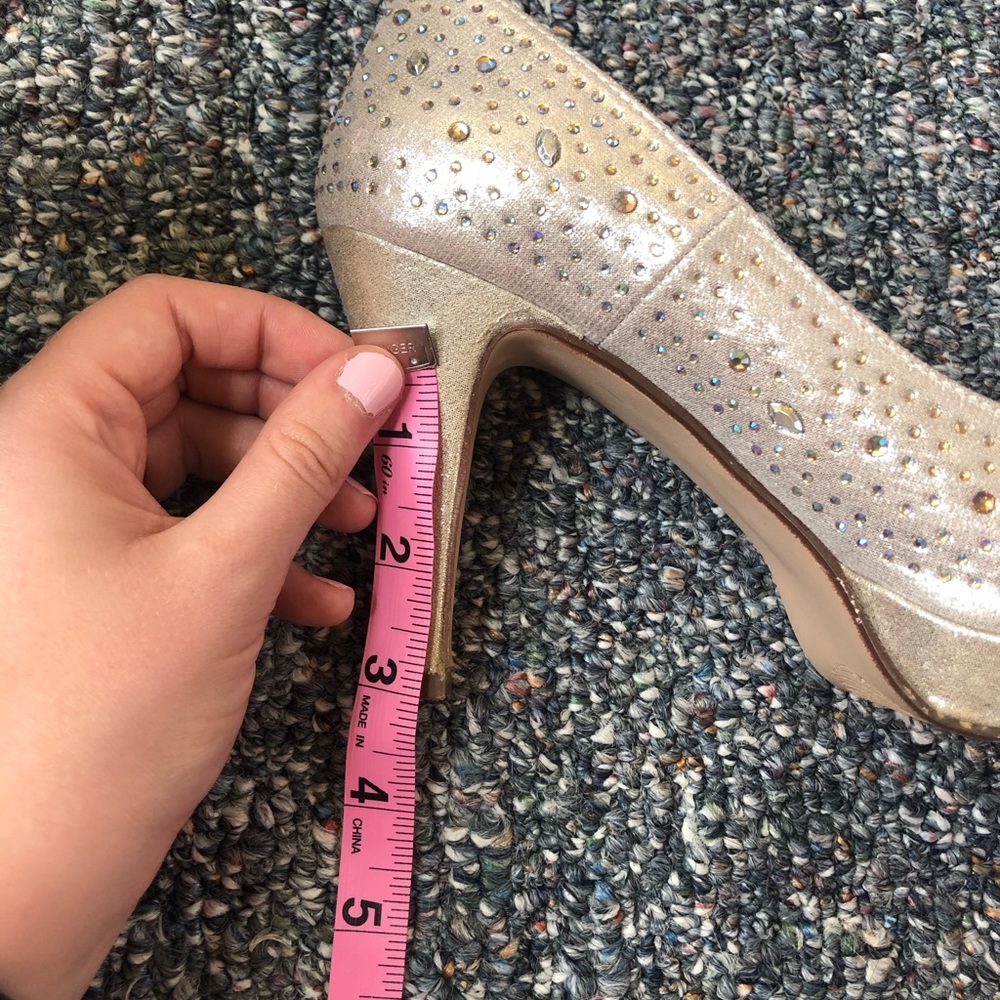 Manhattan Collection Heels - Picture 5 of 6